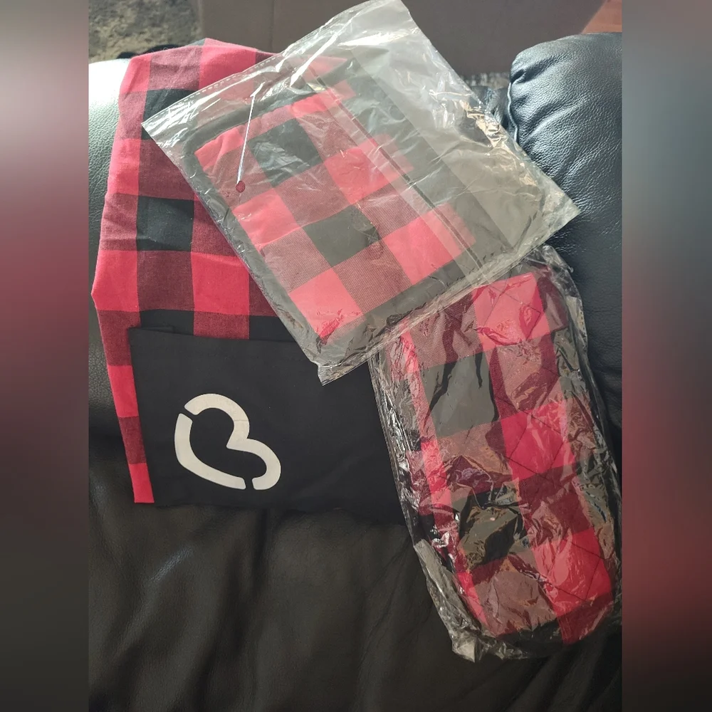 Chef red and black check apron BBQ hot mitten and hot pad 3pc kitchen set